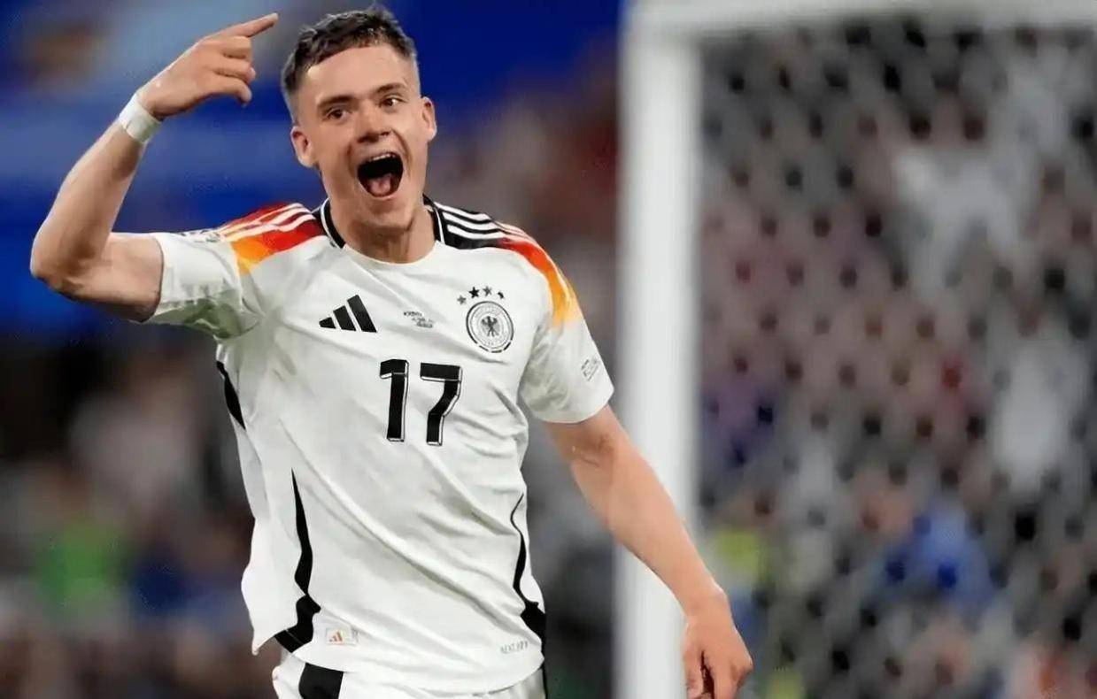 德甲最贵1.5亿欧！19岁维尔茨投奔红军，他爸妈比经纪人还狠？